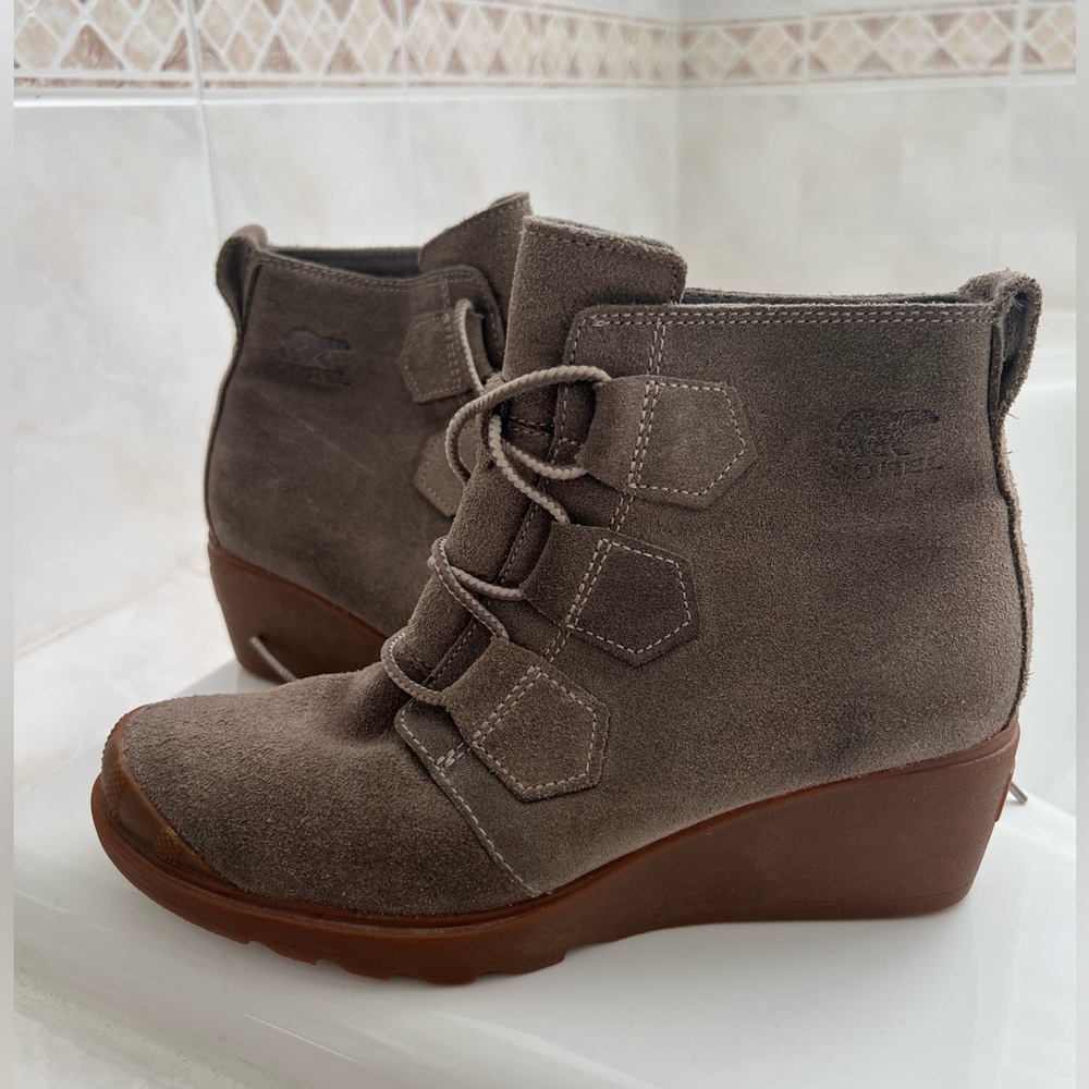 Sorel Toronto Lace Boots
